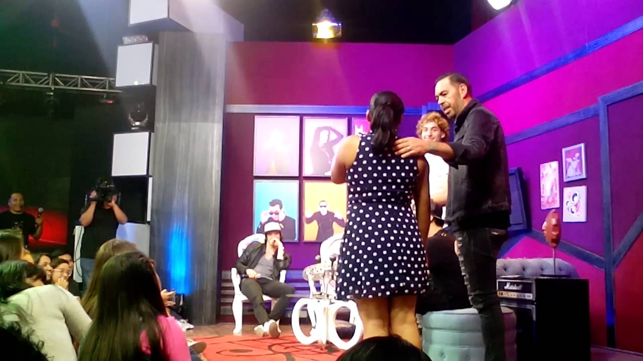 Urban 5 en MatuTv (Piropo de una Fan)