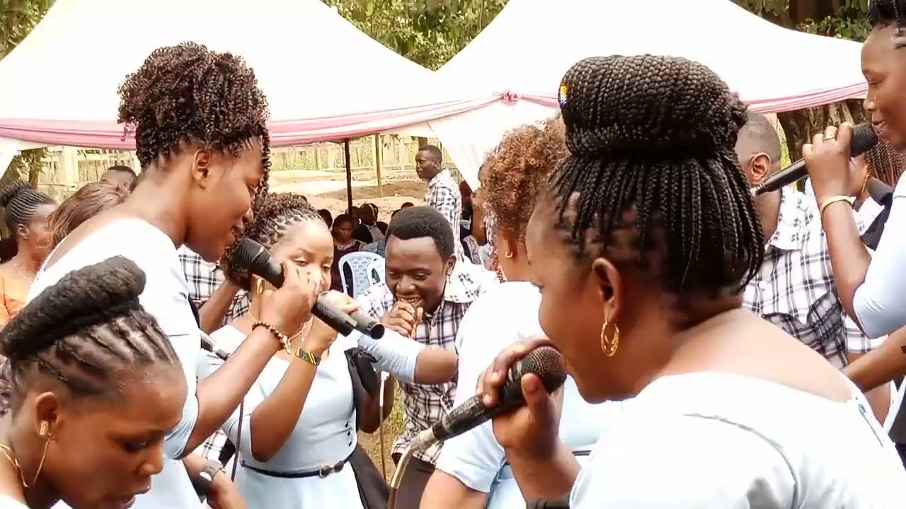 AICT TUMAINI CHOR  HUYU NDIE