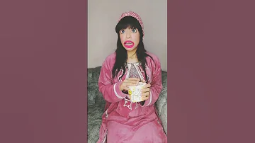 واحد هو ومرتو عم بيتفرجو على فلم رعب 