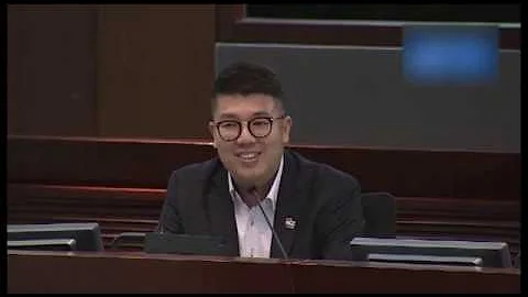 黄碧云与刘国勋互闹“躝瘫”“泼妇”令会议休会 - 天天要闻