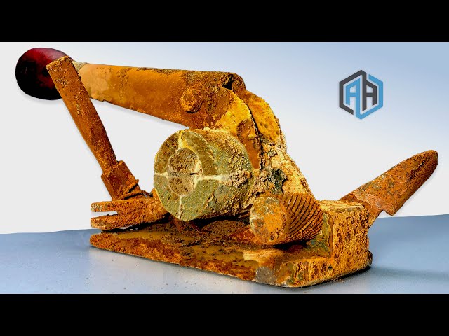 Rusty Old Manual Box Strapping Tensioner Tool Machine Restoration Video! class=