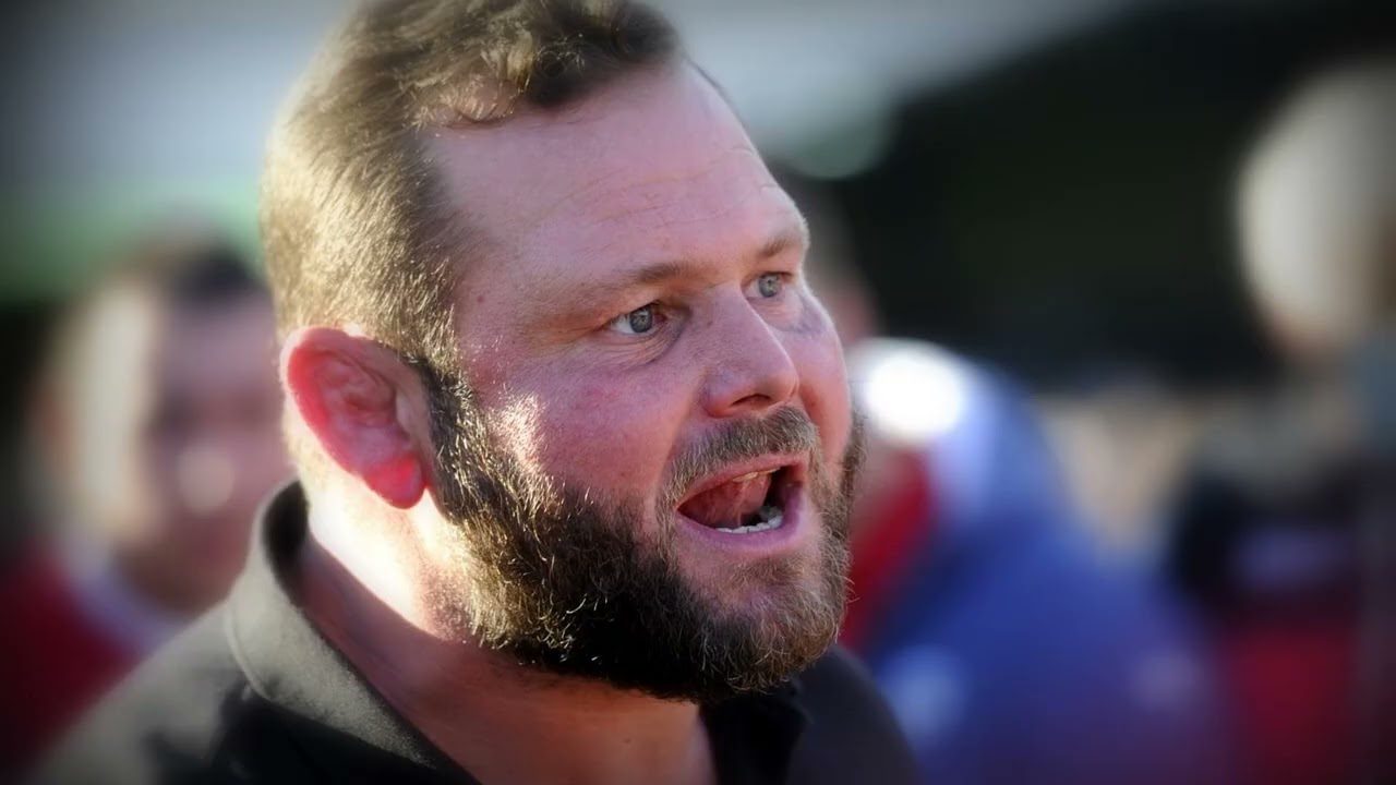 En Rouge et Blanc . RC AUCH . Le chant des supporters .