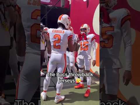 The creamsicle look so clean 🔥 (via bucsnfl/TT)