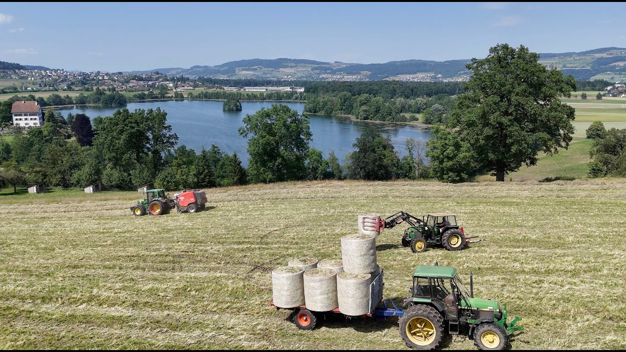 Heuernte im Höllfeld 🇨🇭🐄 vom Feld, Rundballentrockner bis in den Stall