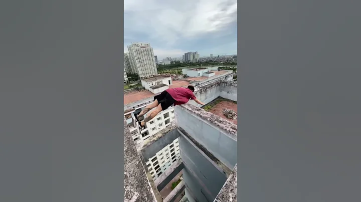 Insane Parkour Jump - Rooftop Kong (Epic Parkour) || Tobypk