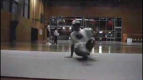 bboy dandan - Training basic footwork 1