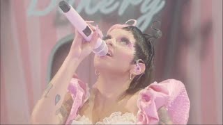 Melanie Martinez - The Bakery (Live from Can’t Wait Till I'm Out Of K-12 Virtual Tour) [HD] Resimi
