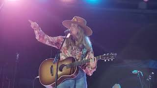 Things a Man Oughta Know - Lainey Wilson - Key West