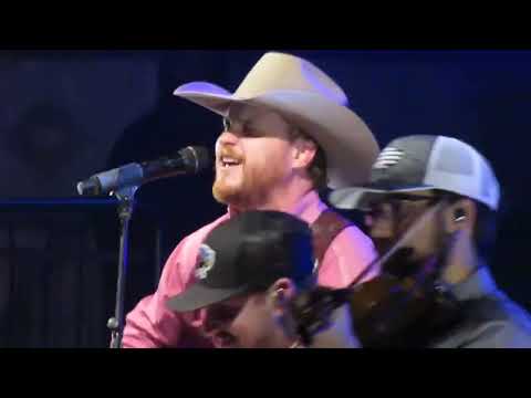 Cody Johnson Dance Her Home live (Tulsa Expo Square 12-9-17)