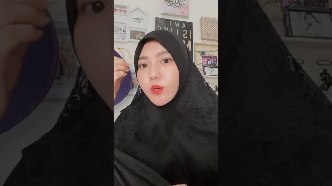  Cantik  Banget Pakai  Hijab  Via Vallen Live Instagram 