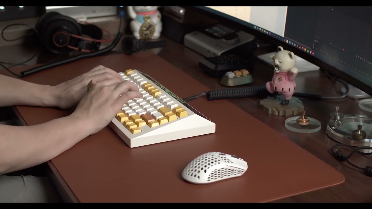 Sound Check - Cyberboard w/ Lubed C3 Fierce Girl (Typing Test)