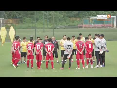 HLV Park Hang-seo có buổi tập đầu tiên cùng học trò chuẩn bị AFF Cup
