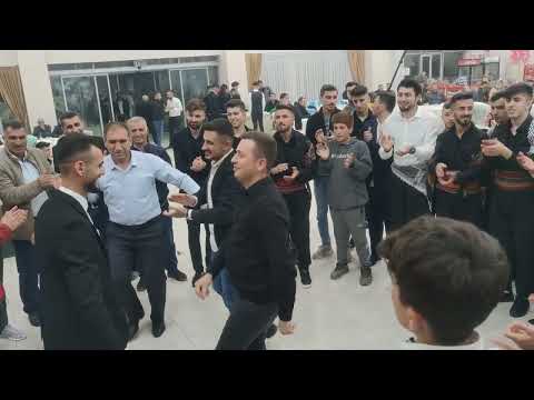 Mazıdağı düğününden bir video.Çifte telli böyle oynanır.