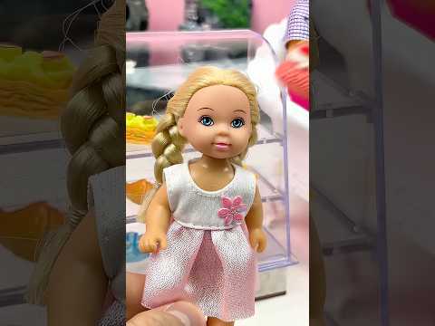 Prince Ken sells cakes #usa🇺🇸 #AmericanBarbie #barbie #toys