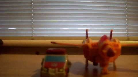 Transformers Animated Target Exclusive Sunstrom with Activators Ratchet