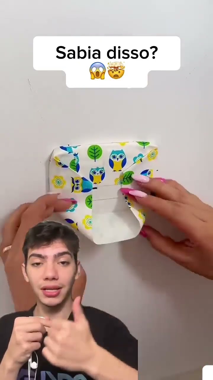 Evite pintar as tomadas! ? Use fita adesiva pra proteger e pintar sem medo. Fácil e prático! ?