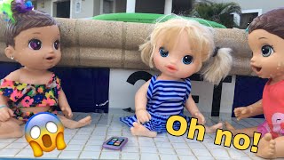 BABY ALIVE Katrina drops her iPhone in the pool!!
