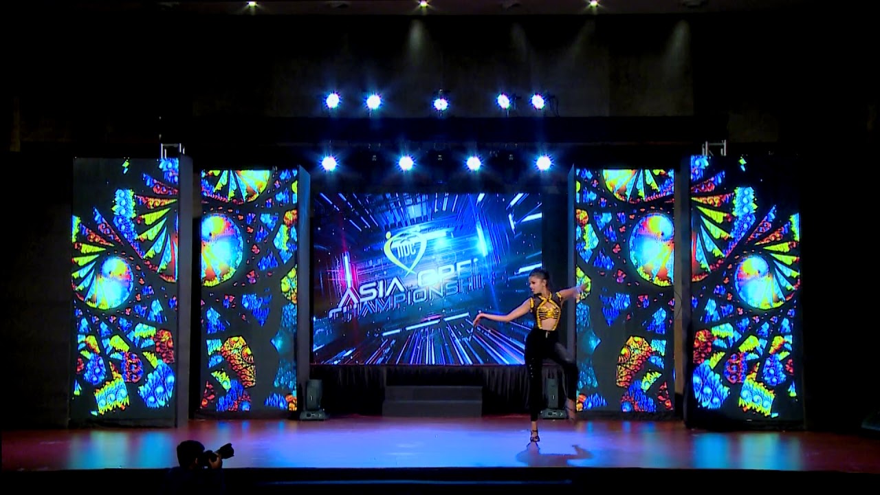 3 Solo amateur Female Nicole D'sa workshop cafe