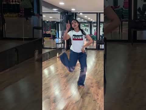 Pooti Vacha Kuthirai Onnu Song Dude Mamitha Baiju Pradeep Ranganathan The Dancers Club Choreo