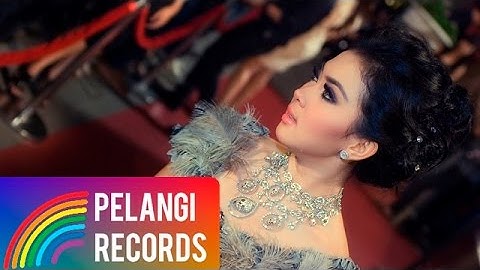 Syahrini - Aku Tak Biasa (Official Music Video)