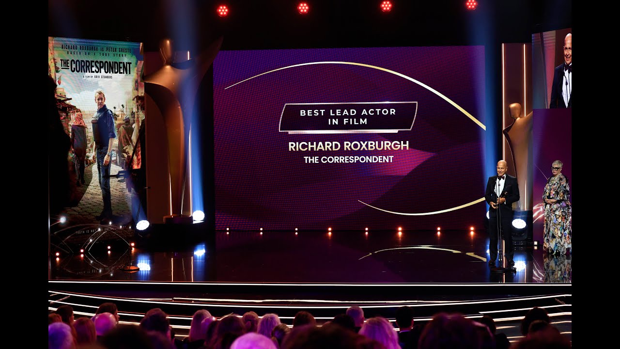 Ричард Роксбург («Корреспондент») получает премию AACTA за лучшую главную мужскую роль в фильме.