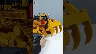 This 1/14 scale D11T RC hydraulic heavy-duty bulldozer tops the wishlist of many model enthusiasts