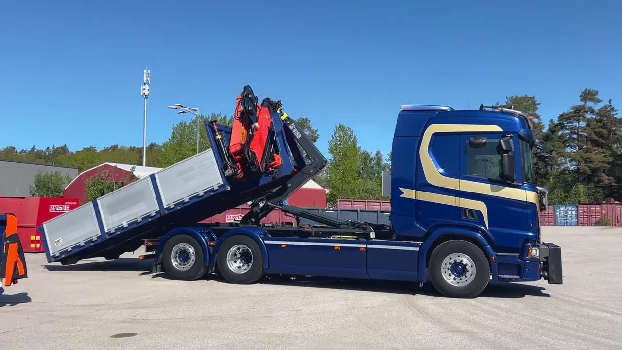 Lastväxlare SCANIA R650B6X2*4NB med kranflak / Plogutrustad