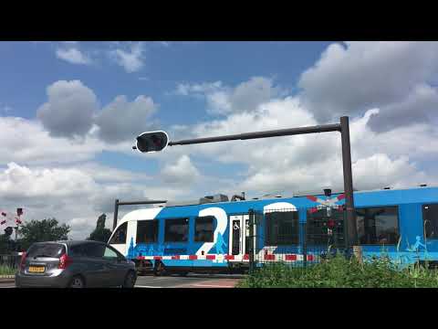 Spoorwegovergang Hengelo // Dutch railroad crossing