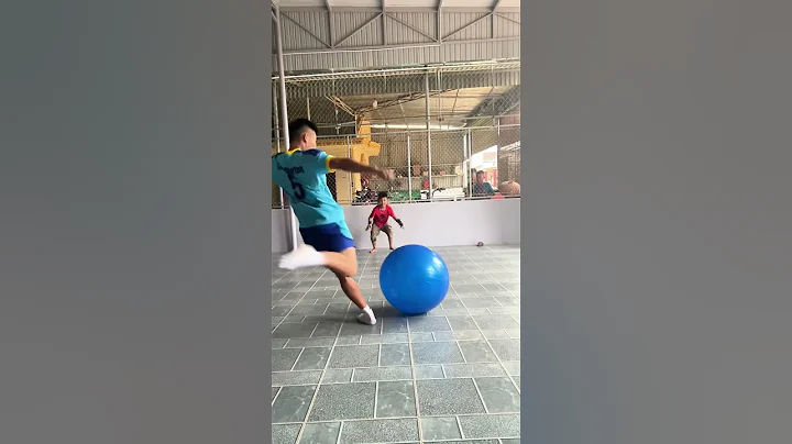 Cậu bé học dốt | Bắt Bóng