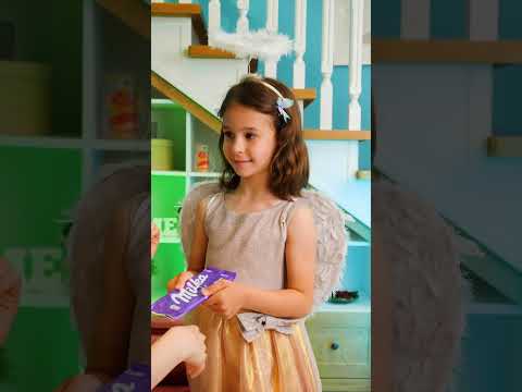 What Surprised Her Inside the Wrapper? 😲🍭