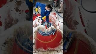 Cleaning a rug shaped like the Paris Saint-Germain French club logo…You’ll be shocked by the result!