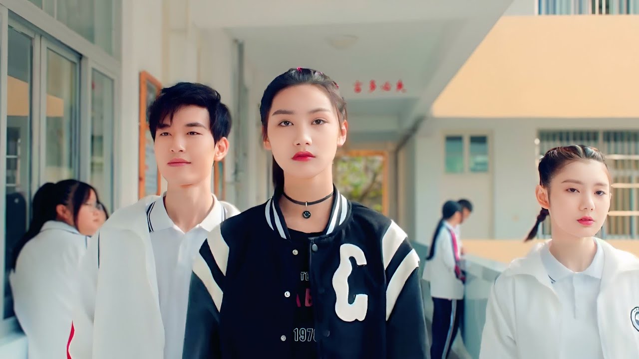 بنت فقيرة وغلبانة كل طلاب المدرسة بيتنمرو عليها فبتقرر تتحداهم وبيتصدموا من الي عملته😂ملخص مسلسل 