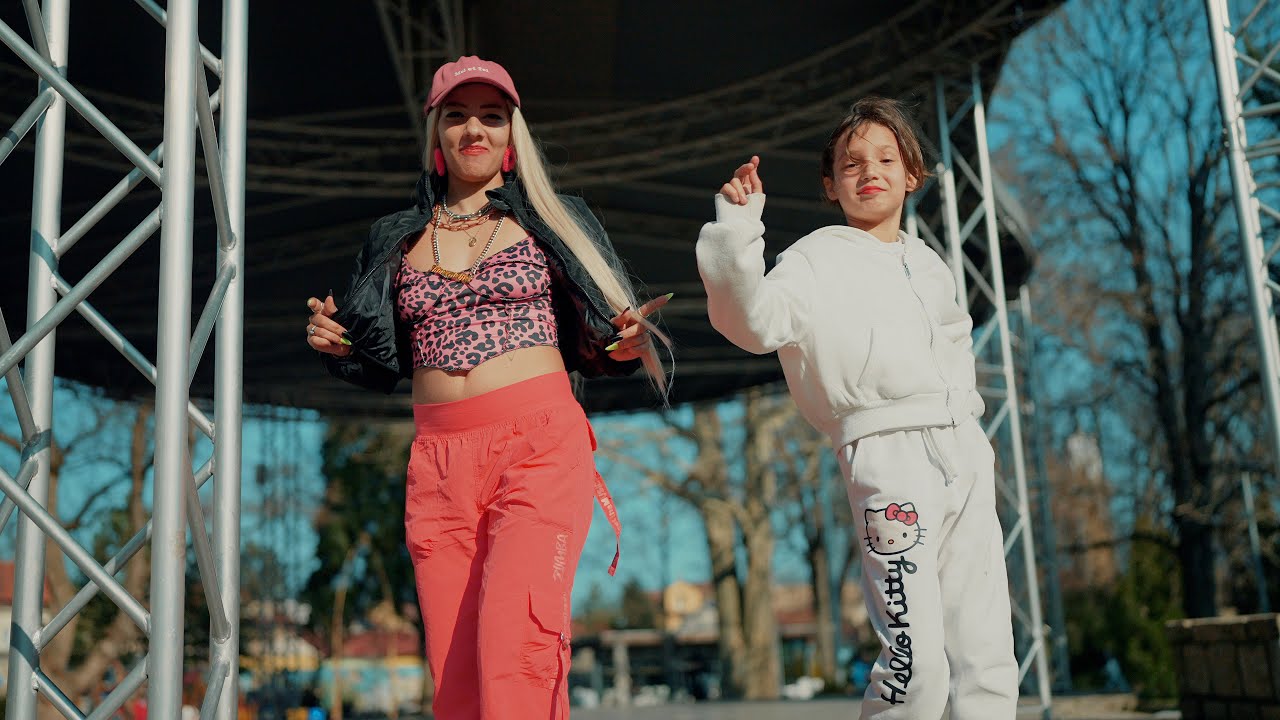 Gipsy Erika a Sofi - Tanecne cover video od GipsyBandSmizany