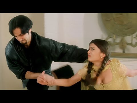 अमीर लड़के ने ऐश्वर्या के साथ जबरदस्ती करने की कोशिश की | Aa Ab Laut Chalen | Movie Climax Scene