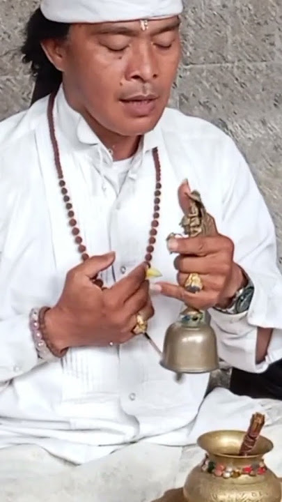 JERO MANGKU NGANTEB BANTEN GURU BENDU PIDUKA, BALINESE CEREMONY