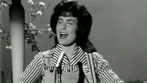 Loretta Lynn - Happy Birthday