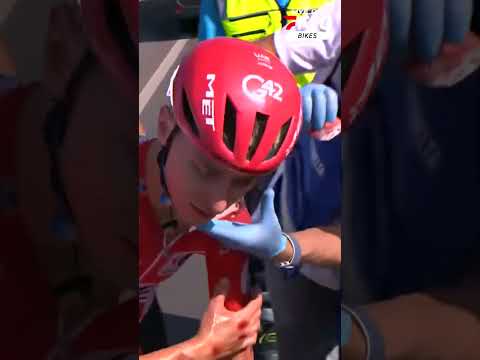 Video Tadej Pogacar Abandons Vuelta a España 2026 After Major Crash In Stage 8