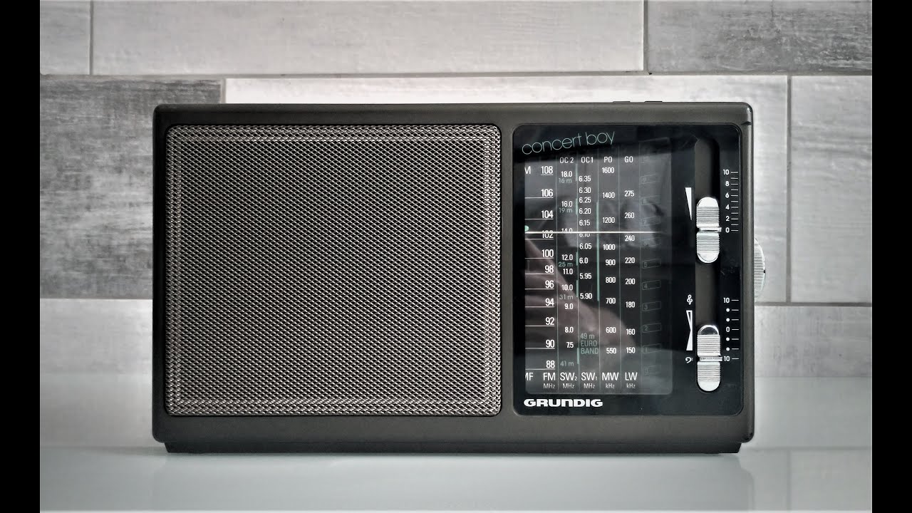 radioboy Grundig Concert Boy 225a radio (made in Portugal, circa 1988