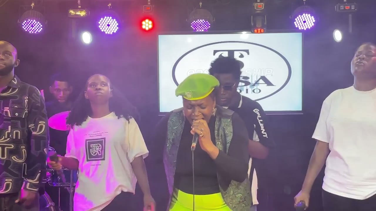 We Tarry in His Presence | A Powerful End-of-Year Worship & Praise