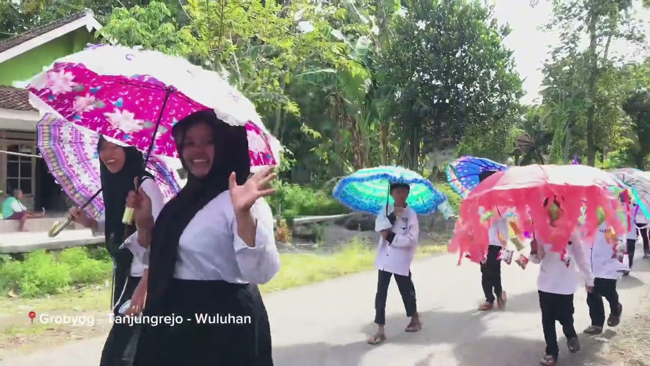 Pawai payung hias menyambut bulan suci Ramadhan 