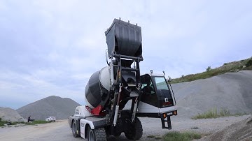 3.5cbm self loading concrete mixer truck with reverse bucket