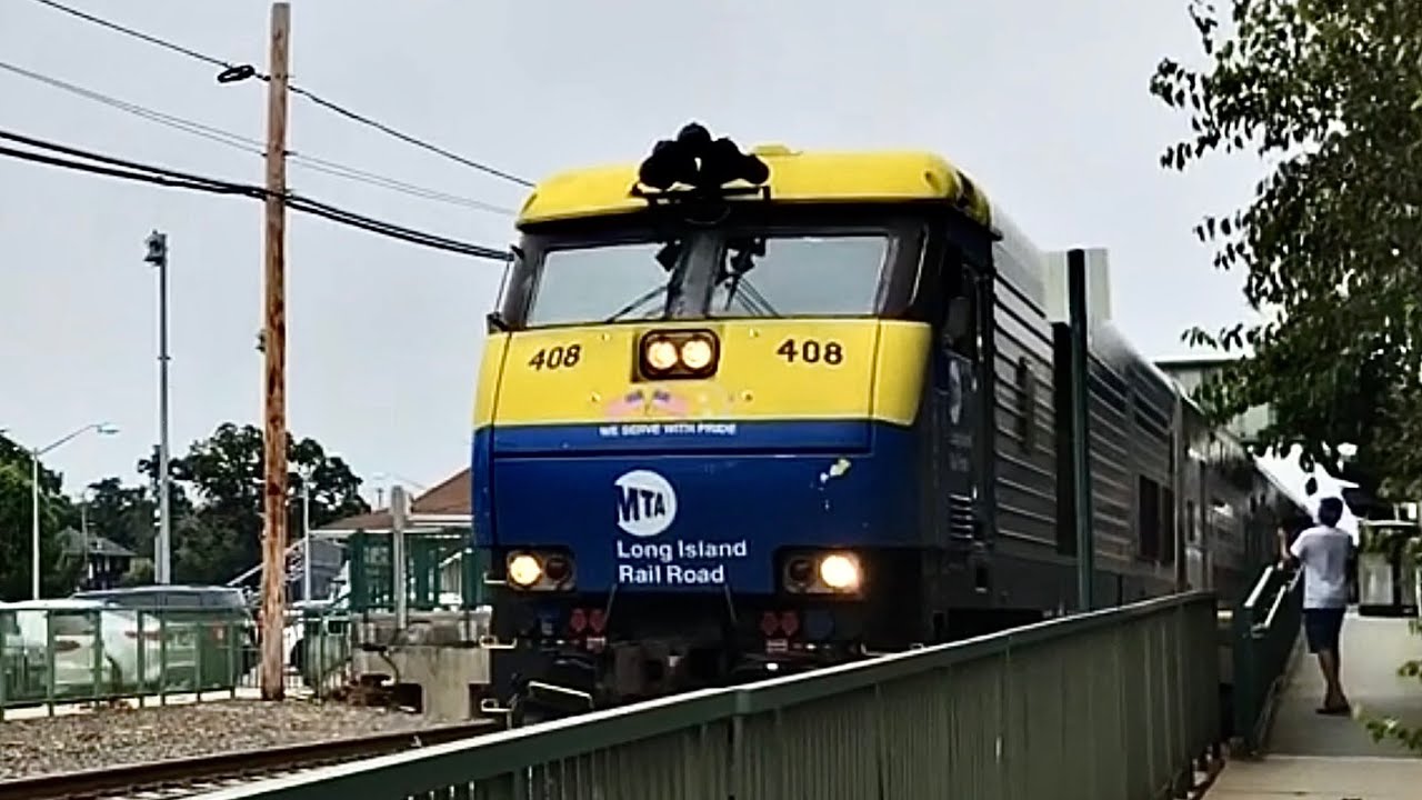 A Few LIRR Trains at Sayville Station! YouTube
