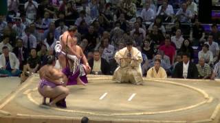 大相撲.2016.7.15/横綱土俵入り（白鵬）/Dohyoiri-Hakuho - YouTube