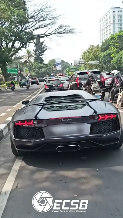 DOES A LAMBO OVERHEAT EASILY? (Lamborghini Aventador Indonesia) #exoticcarsbandung #shorts