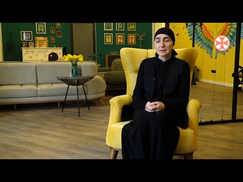 სტუმრად „ბედნიერების სახლში“ - როგორ ცხოვრობენ „ბერი ანდრიას ფონდის“ წევრები ახალ სივრცეში