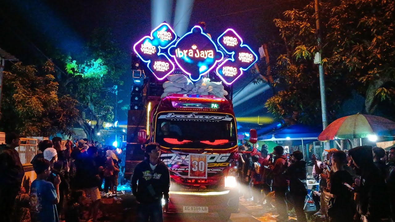 Brewog Kasih Irama Ceria & Senang-Senang Saat Masuki Desa Karnaval Medali Mojokerto