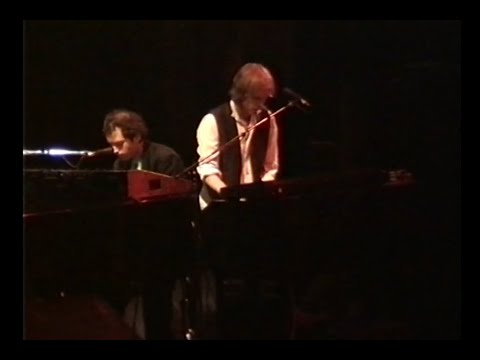 Take Out Some Insurance - Tom Petty & HBs live 1992 (video of TP on guitar, harmonica, & organ!)