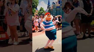 Smee is the man! #peterpan #tinkerbelle #wdw #magickingdom #disneyworld #parade #festivaloffantasy