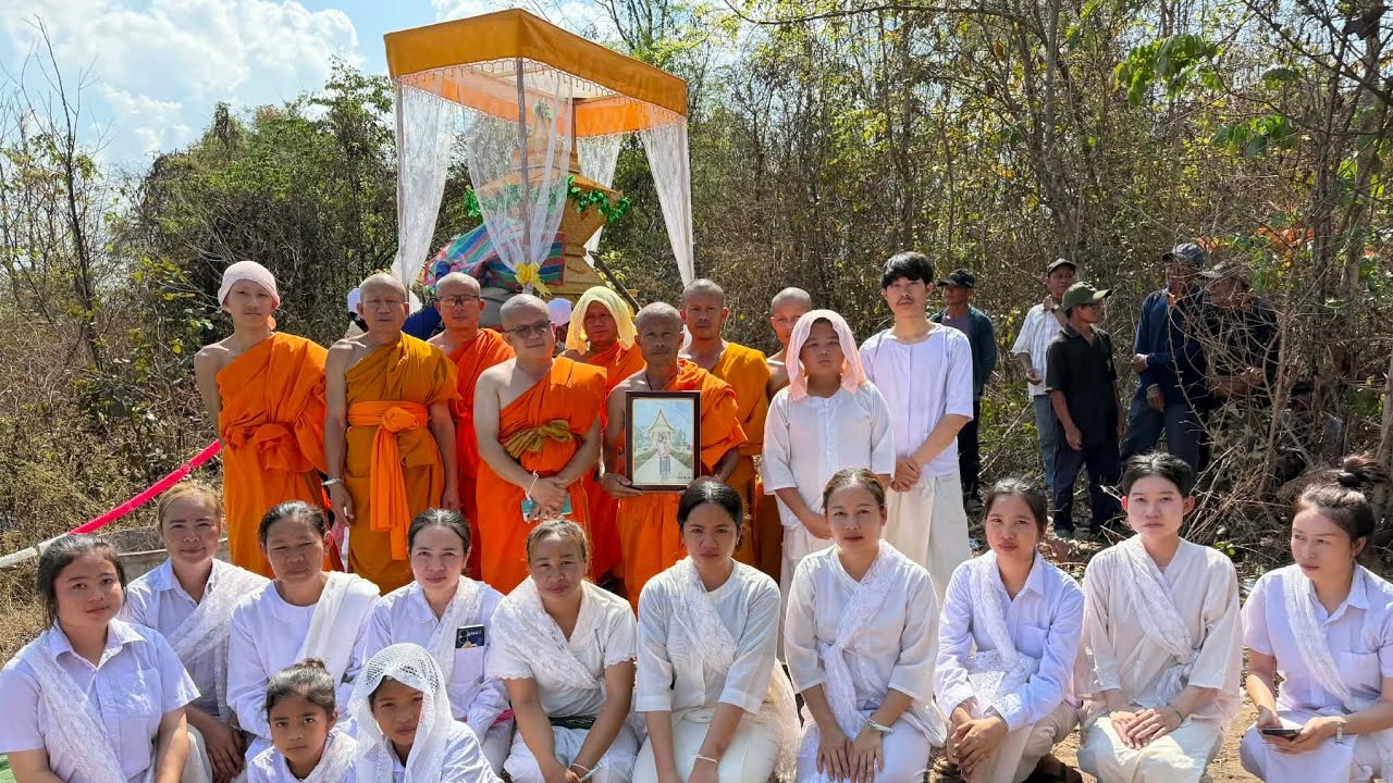 ส่งแม่เทื่อสุดท้าย🙏🤍👵