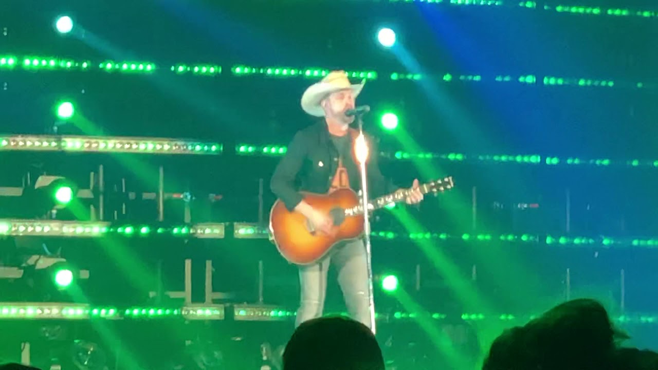 Dustin Lynch Mind Reader live in Spokane YouTube